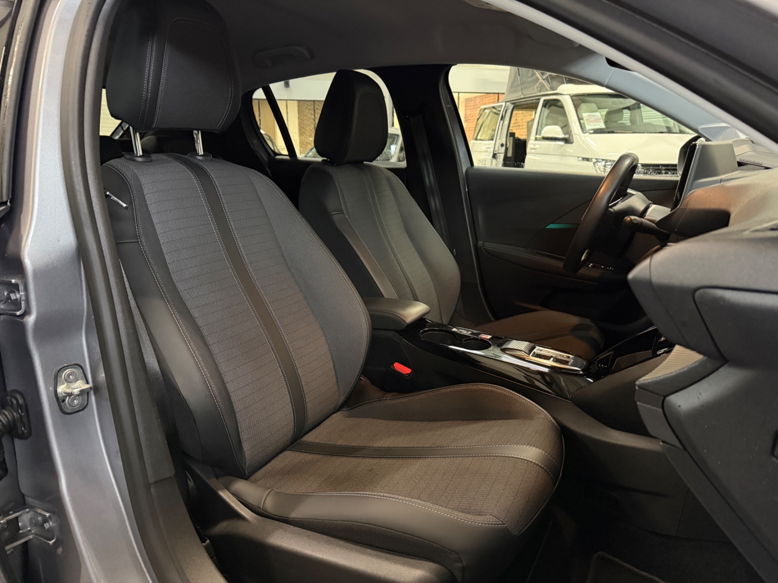 Photo véhicule PEUGEOT 208