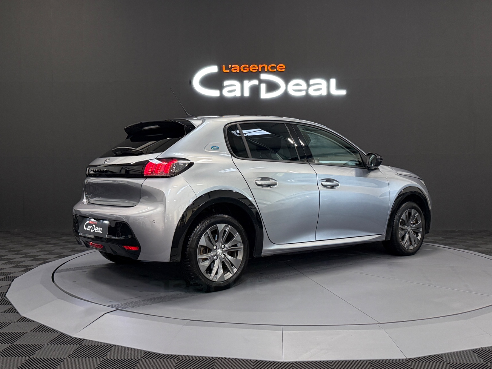 Photo véhicule PEUGEOT 208