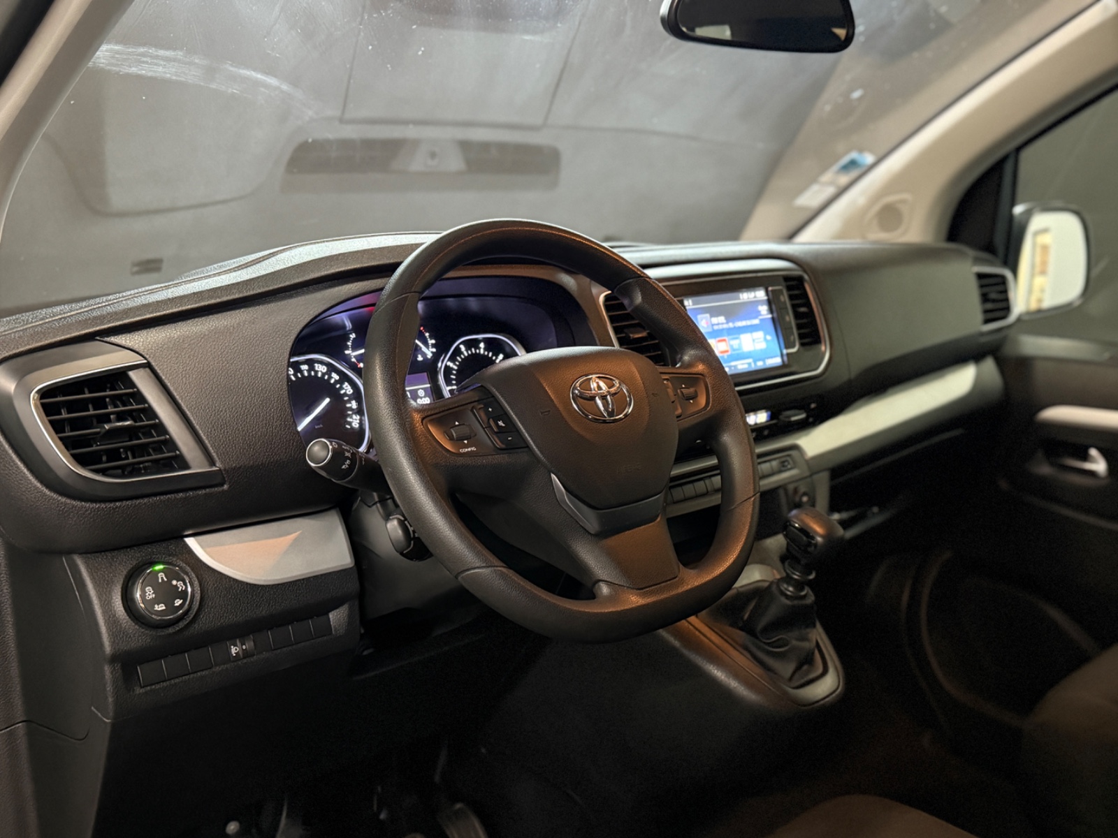 Photo véhicule TOYOTA PROACE VERSO RC21