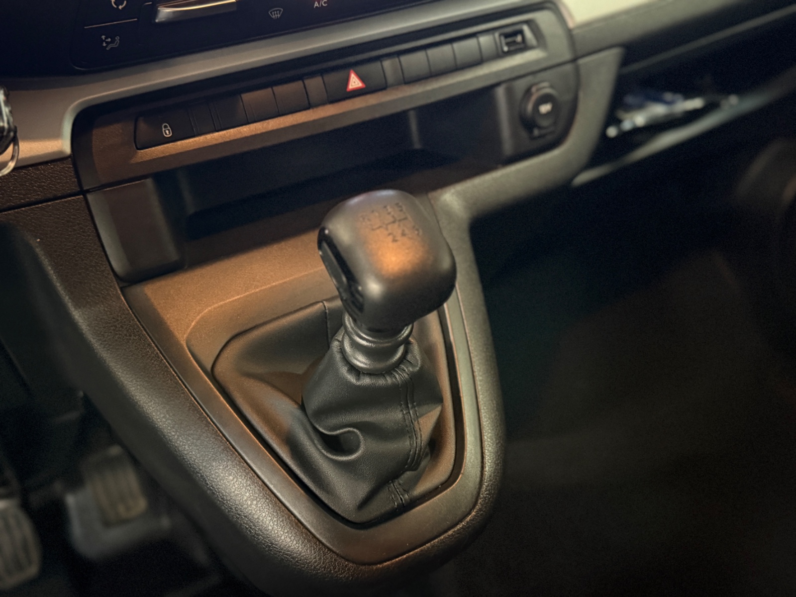 Photo véhicule TOYOTA PROACE VERSO RC21