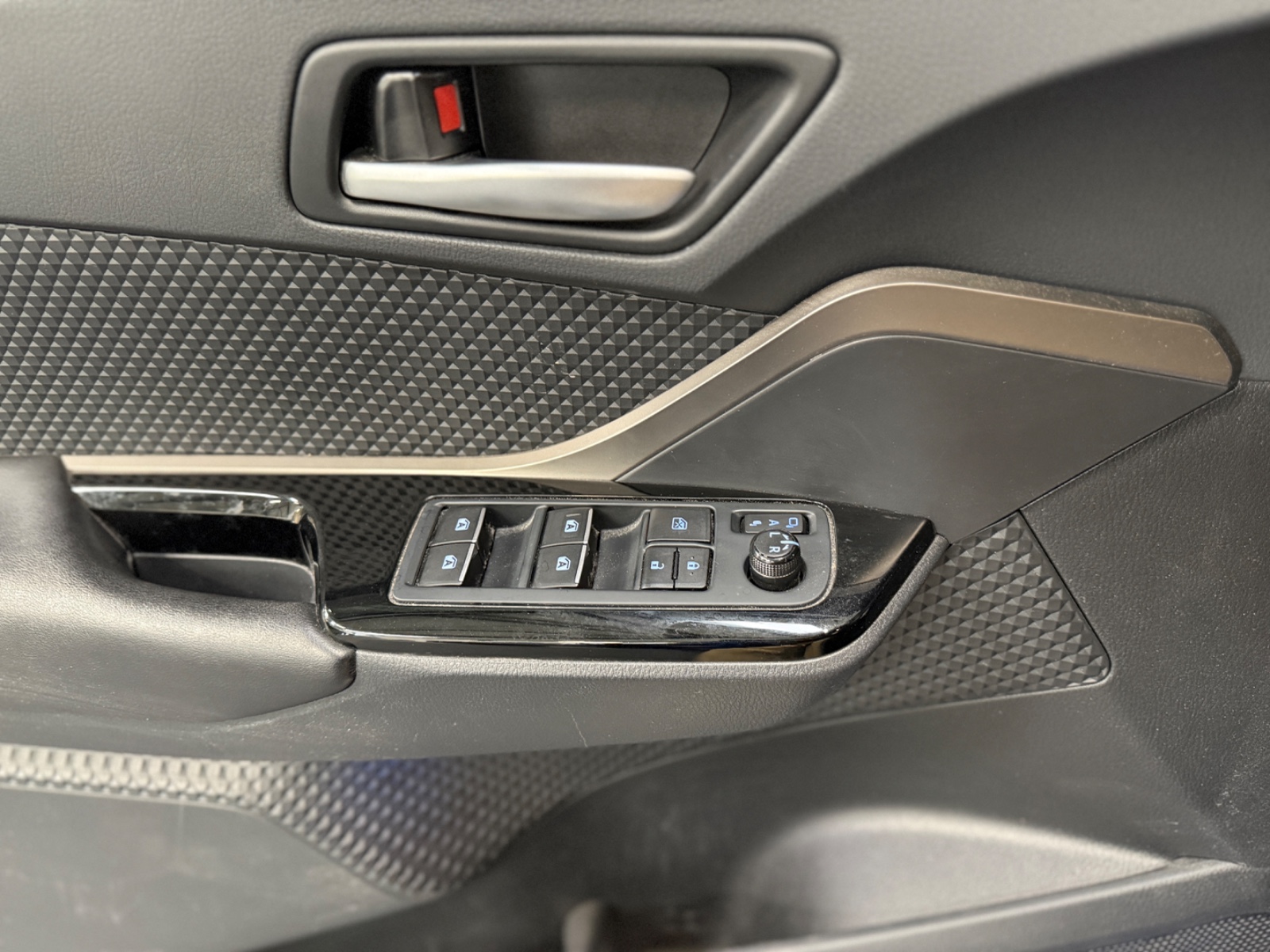 Photo véhicule TOYOTA C-HR