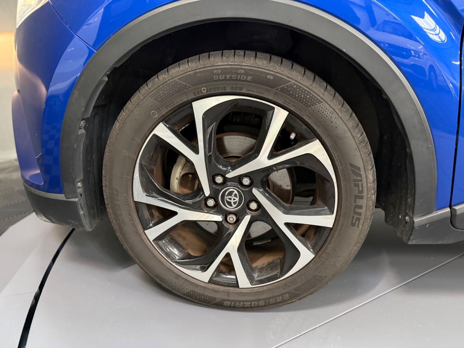 Photo véhicule TOYOTA C-HR