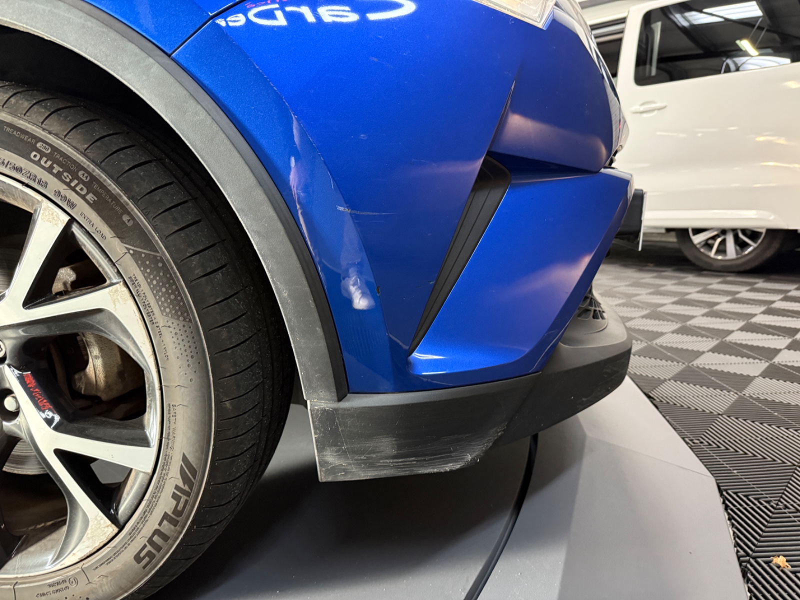 Photo véhicule TOYOTA C-HR