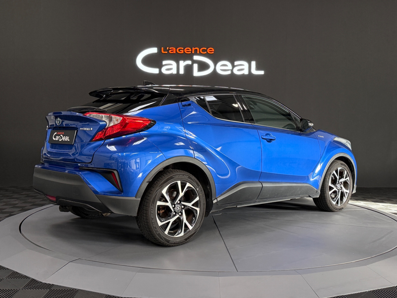 Photo véhicule TOYOTA C-HR
