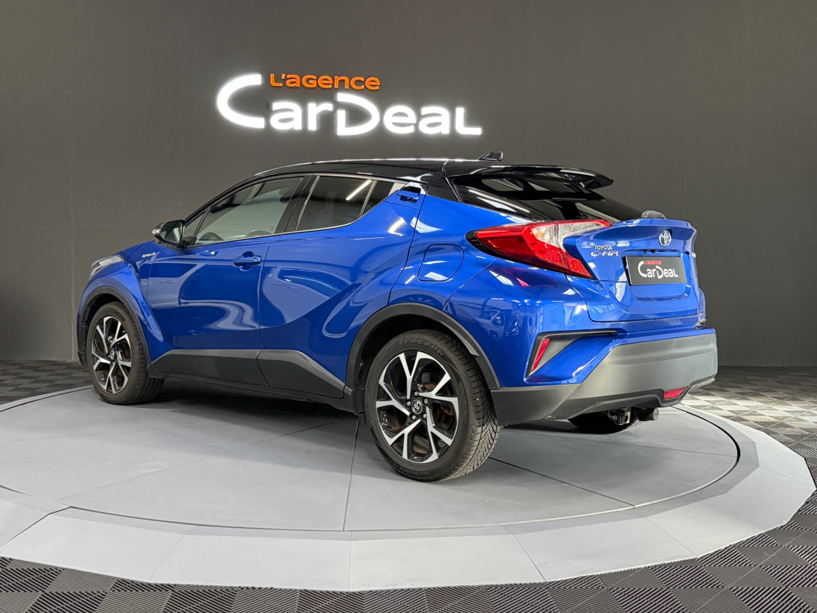 Photo véhicule TOYOTA C-HR