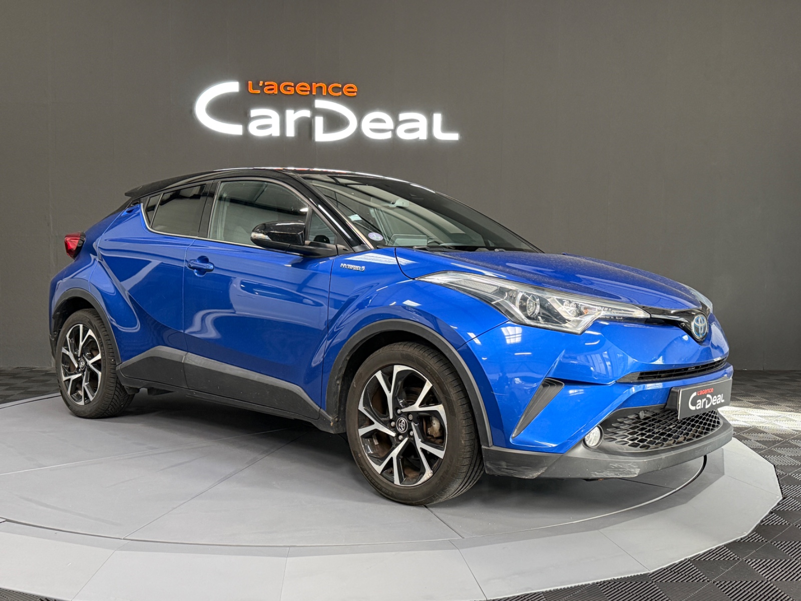 Photo véhicule TOYOTA C-HR