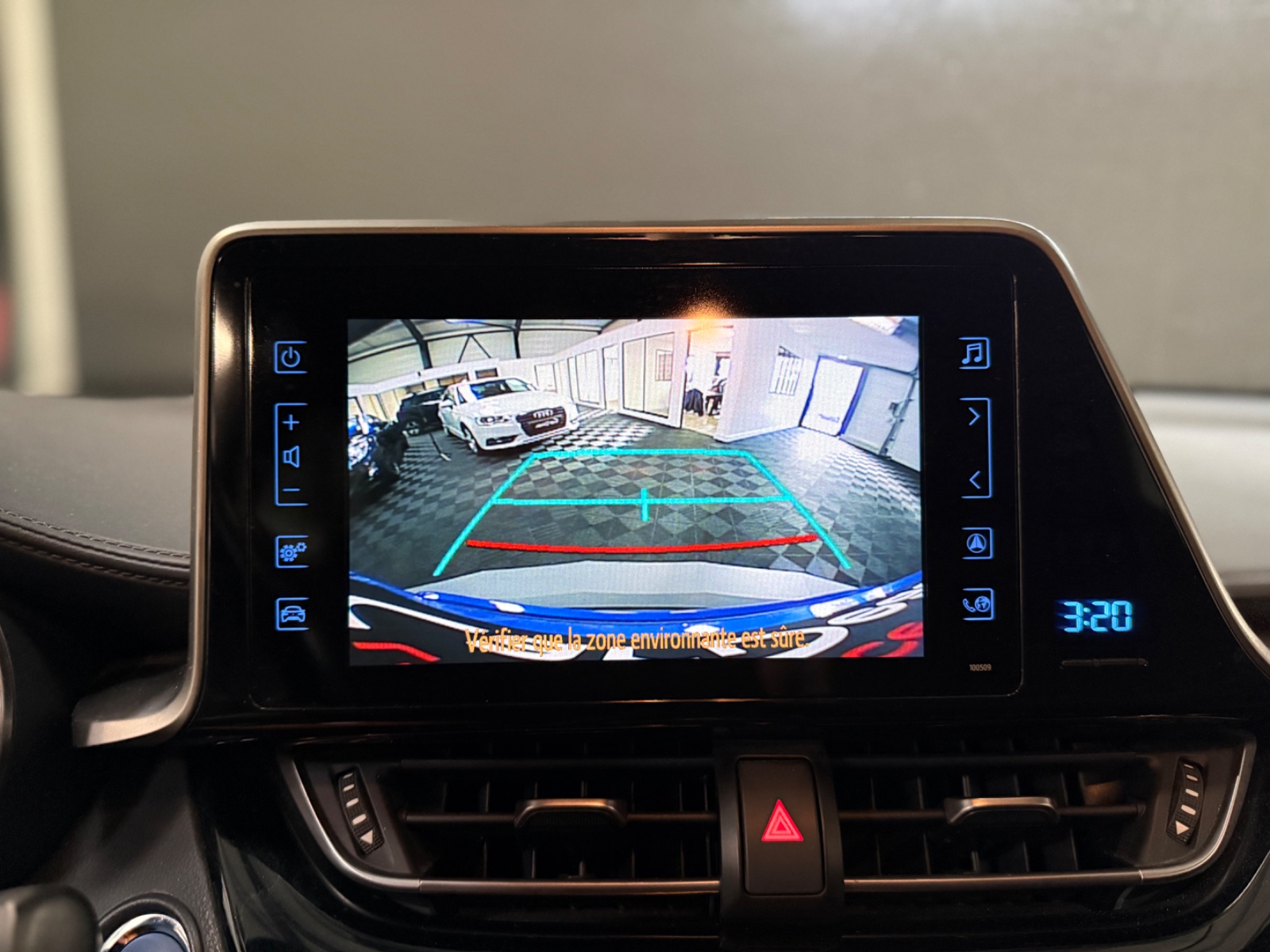 Photo véhicule TOYOTA C-HR