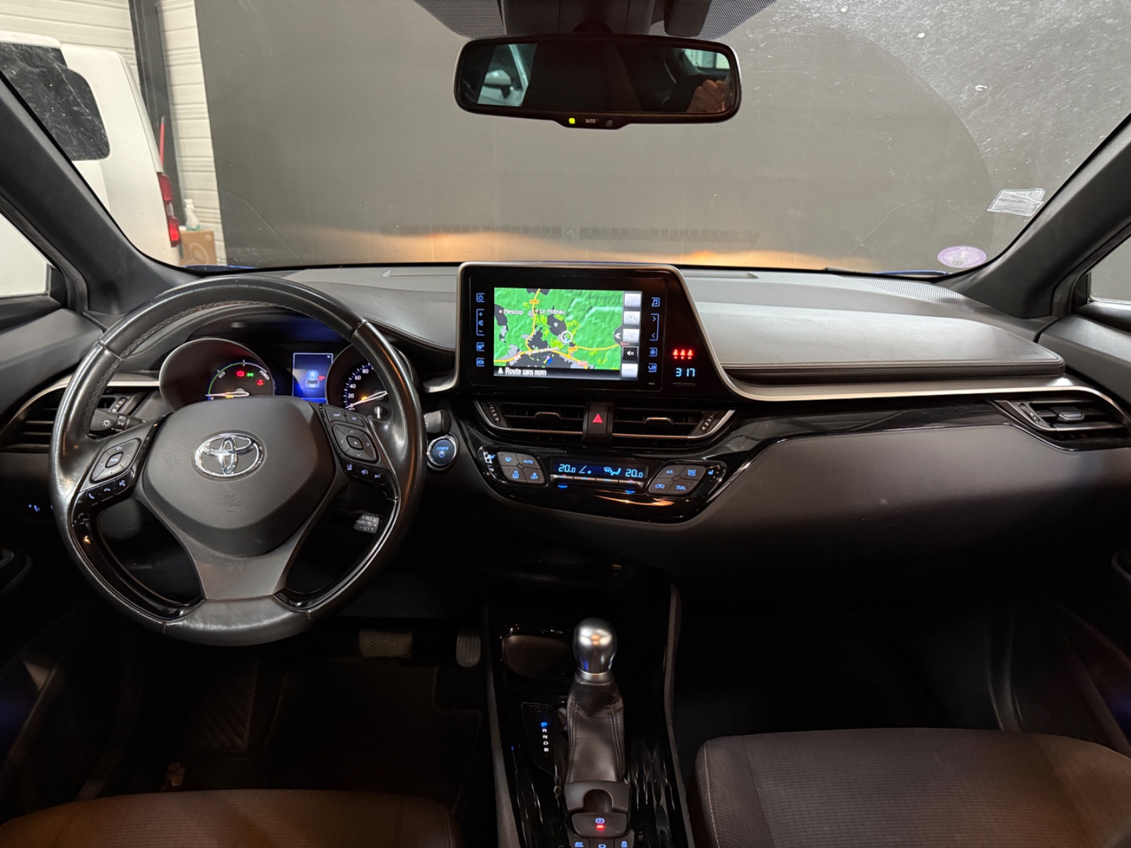 Photo véhicule TOYOTA C-HR
