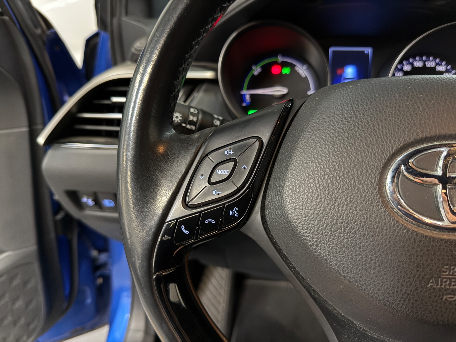 Photo véhicule TOYOTA C-HR