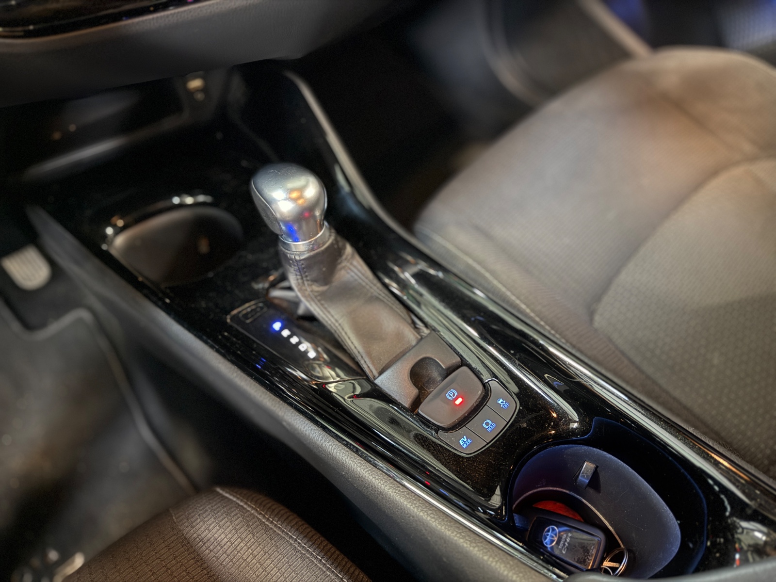 Photo véhicule TOYOTA C-HR