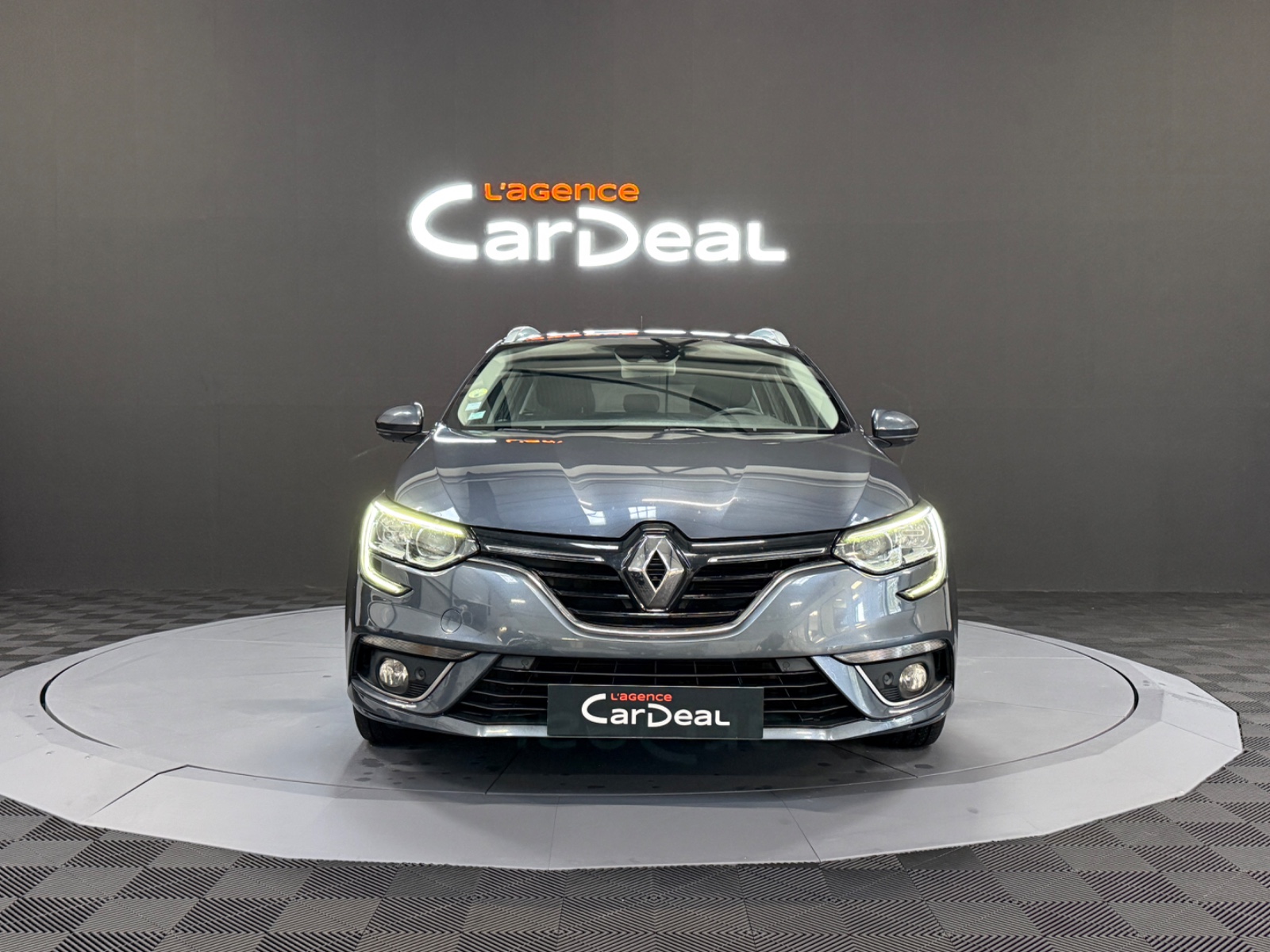 Photo véhicule RENAULT MEGANE IV ESTATE