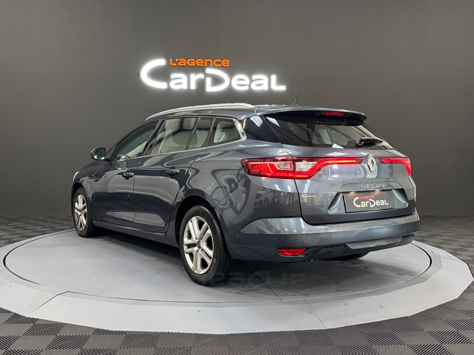 Photo véhicule RENAULT MEGANE IV ESTATE