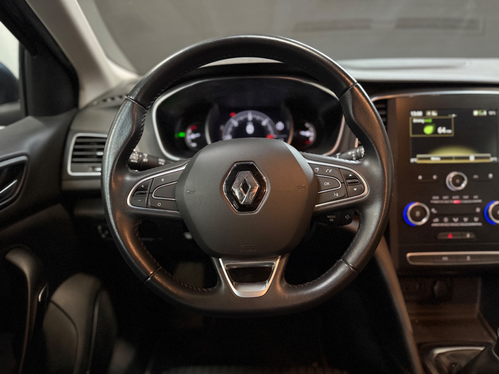 Photo véhicule RENAULT MEGANE IV ESTATE