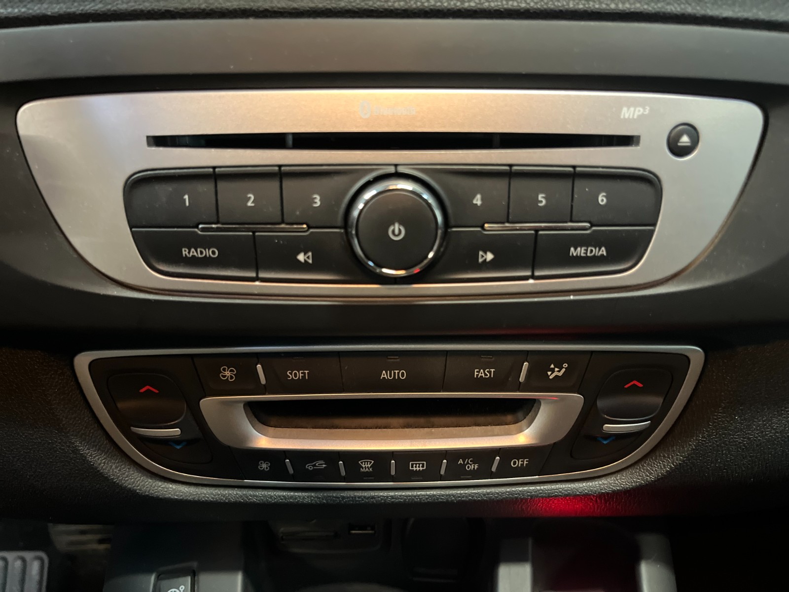 Photo véhicule RENAULT GRAND SCENIC III