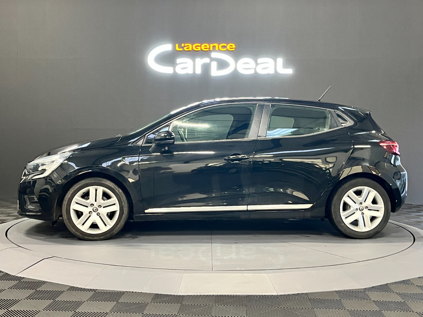 Photo véhicule RENAULT CLIO V