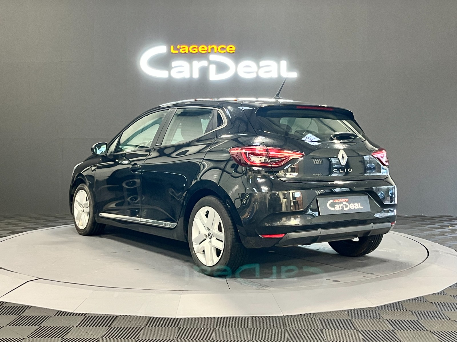 Photo véhicule RENAULT CLIO V