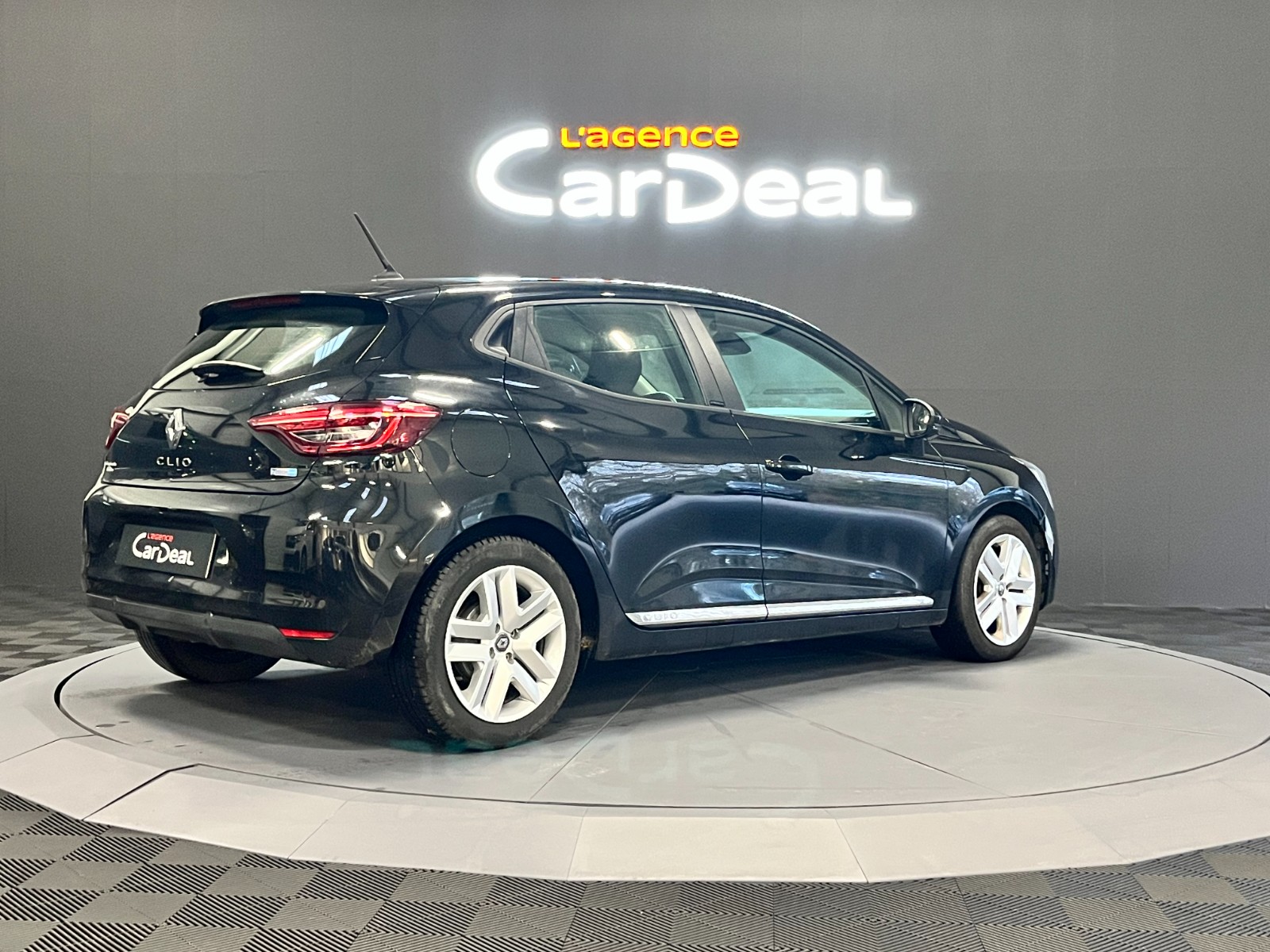 Photo véhicule RENAULT CLIO V