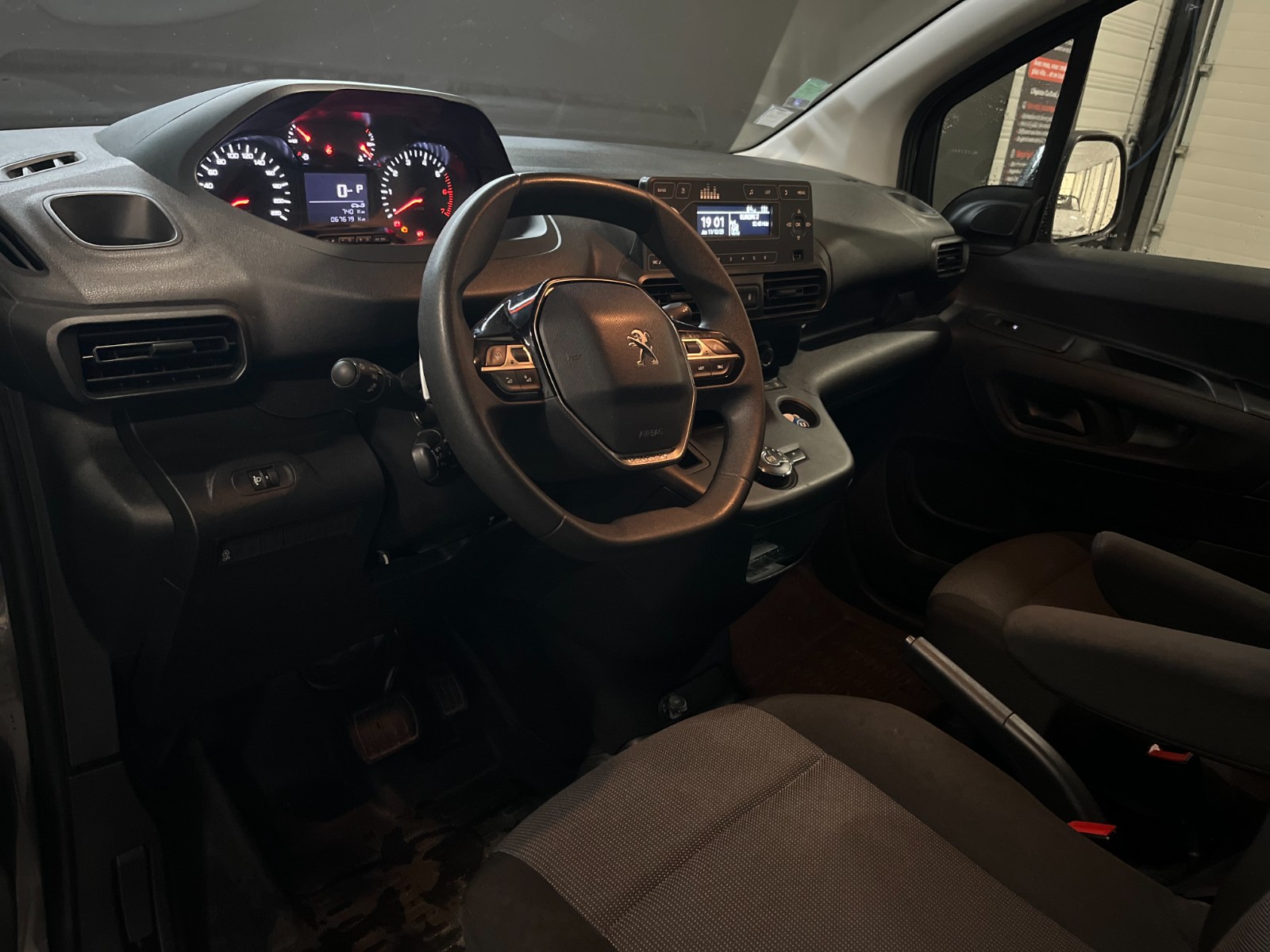 Photo véhicule PEUGEOT PARTNER CABINE APPROFONDIE