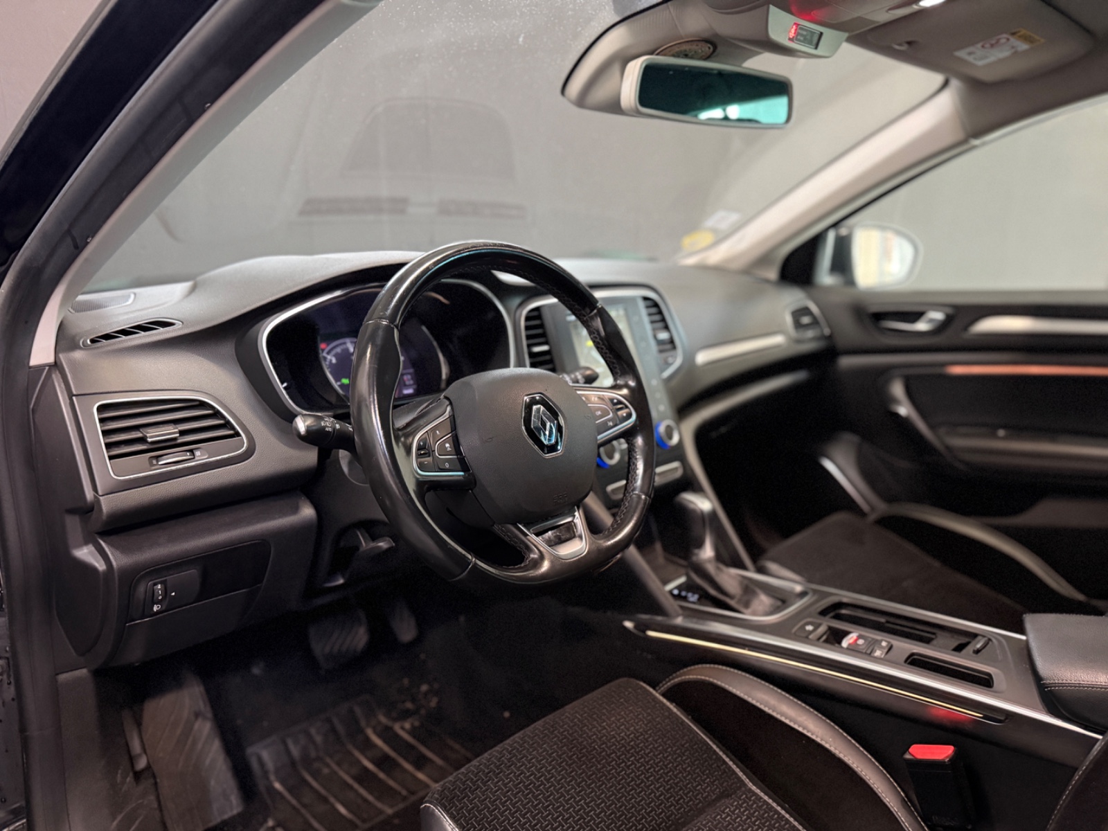 Photo véhicule RENAULT MEGANE IV ESTATE