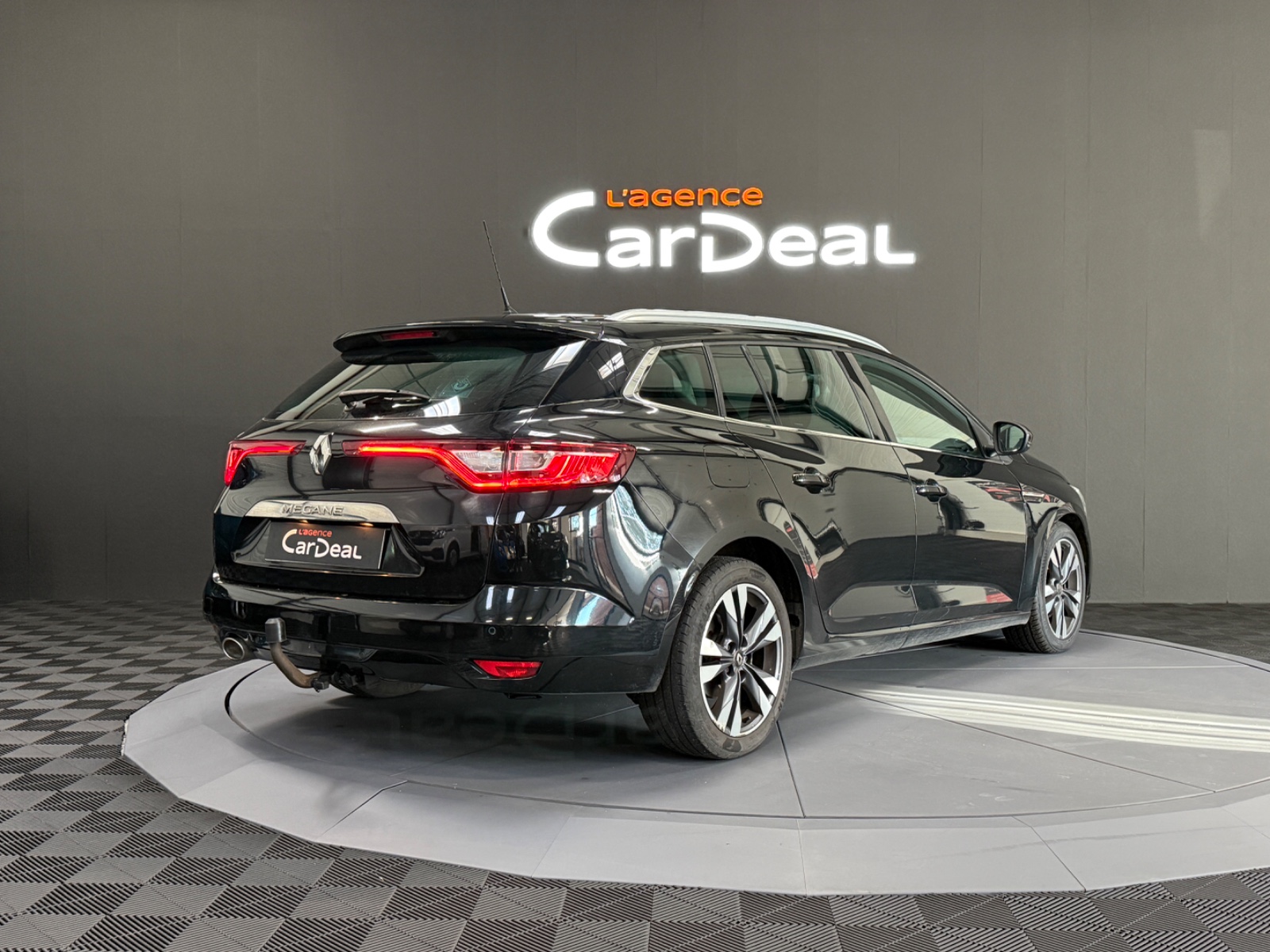 Photo véhicule RENAULT MEGANE IV ESTATE