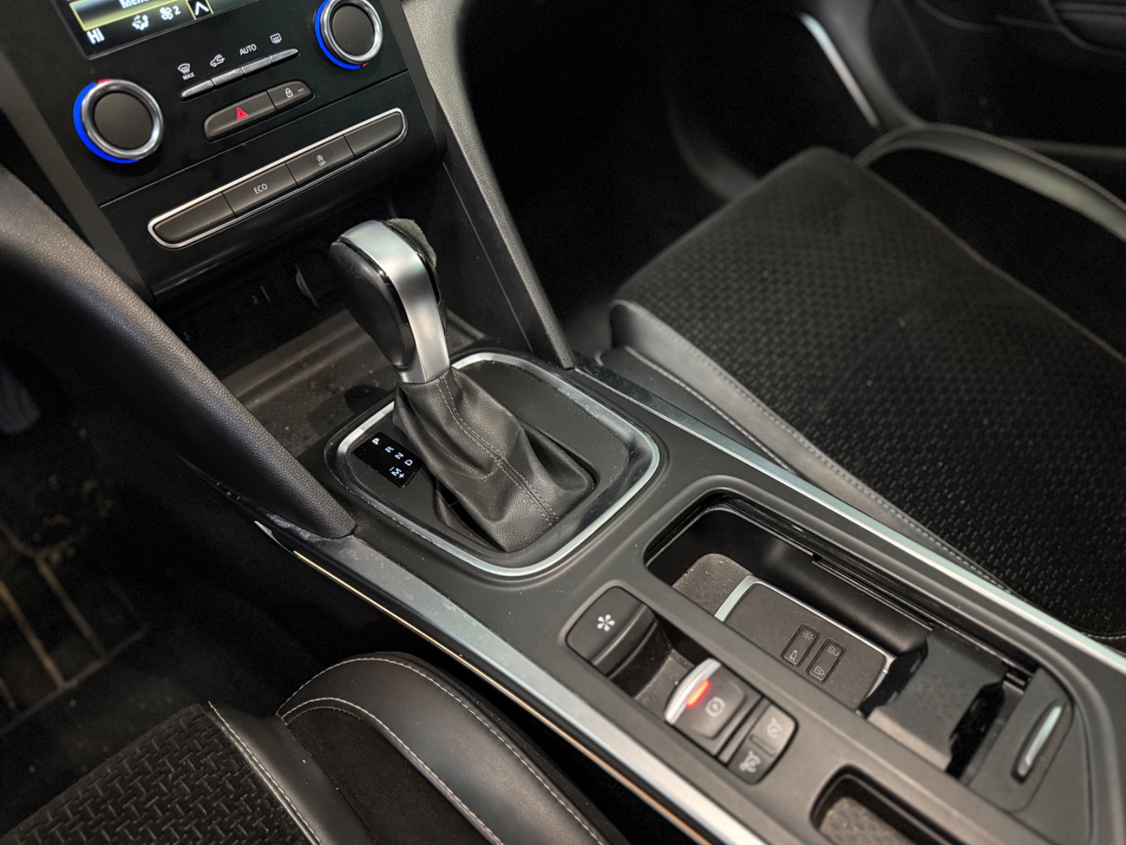 Photo véhicule RENAULT MEGANE IV ESTATE