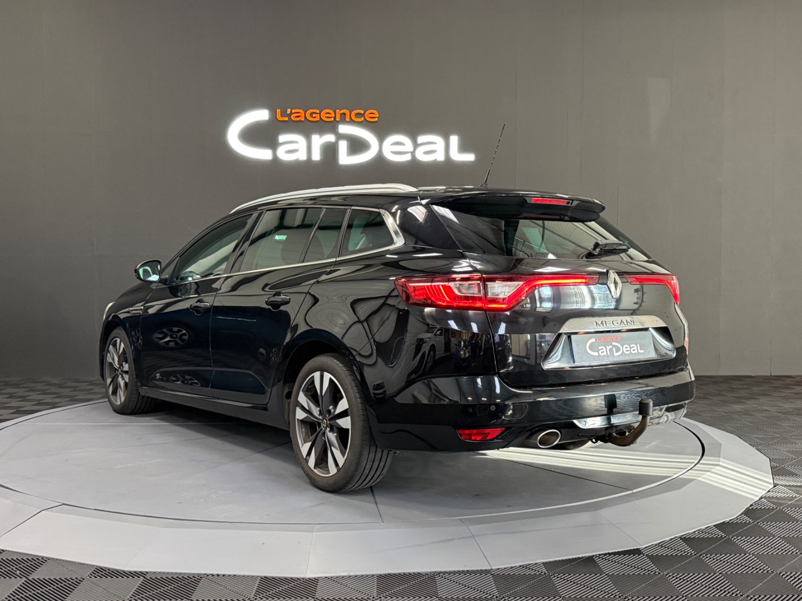 Photo véhicule RENAULT MEGANE IV ESTATE