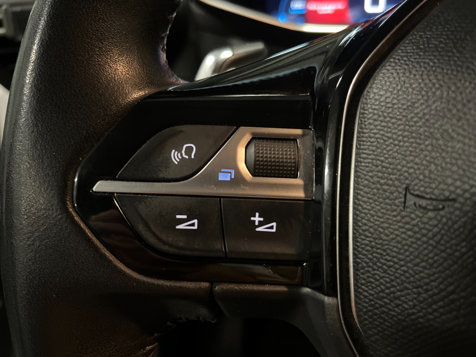 Photo véhicule PEUGEOT 208