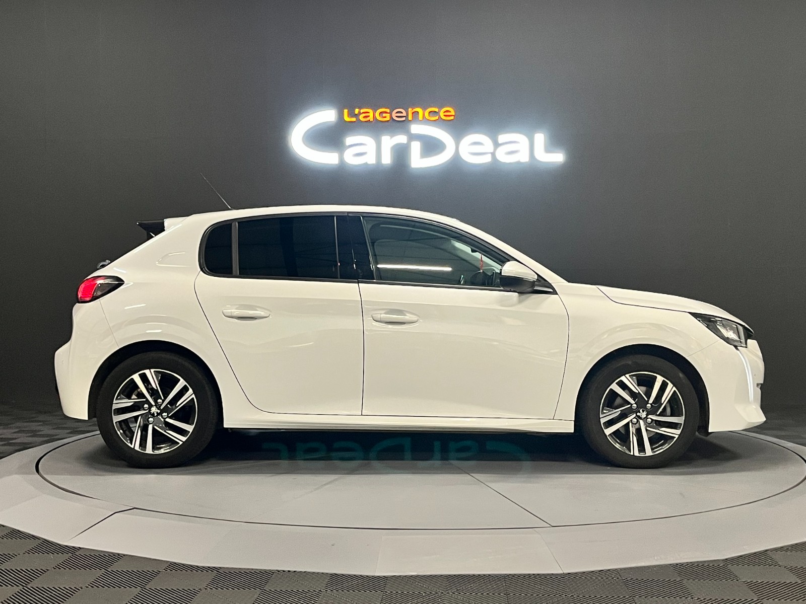 Photo véhicule PEUGEOT 208