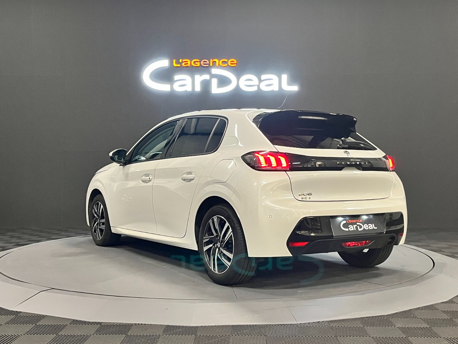 Photo véhicule PEUGEOT 208