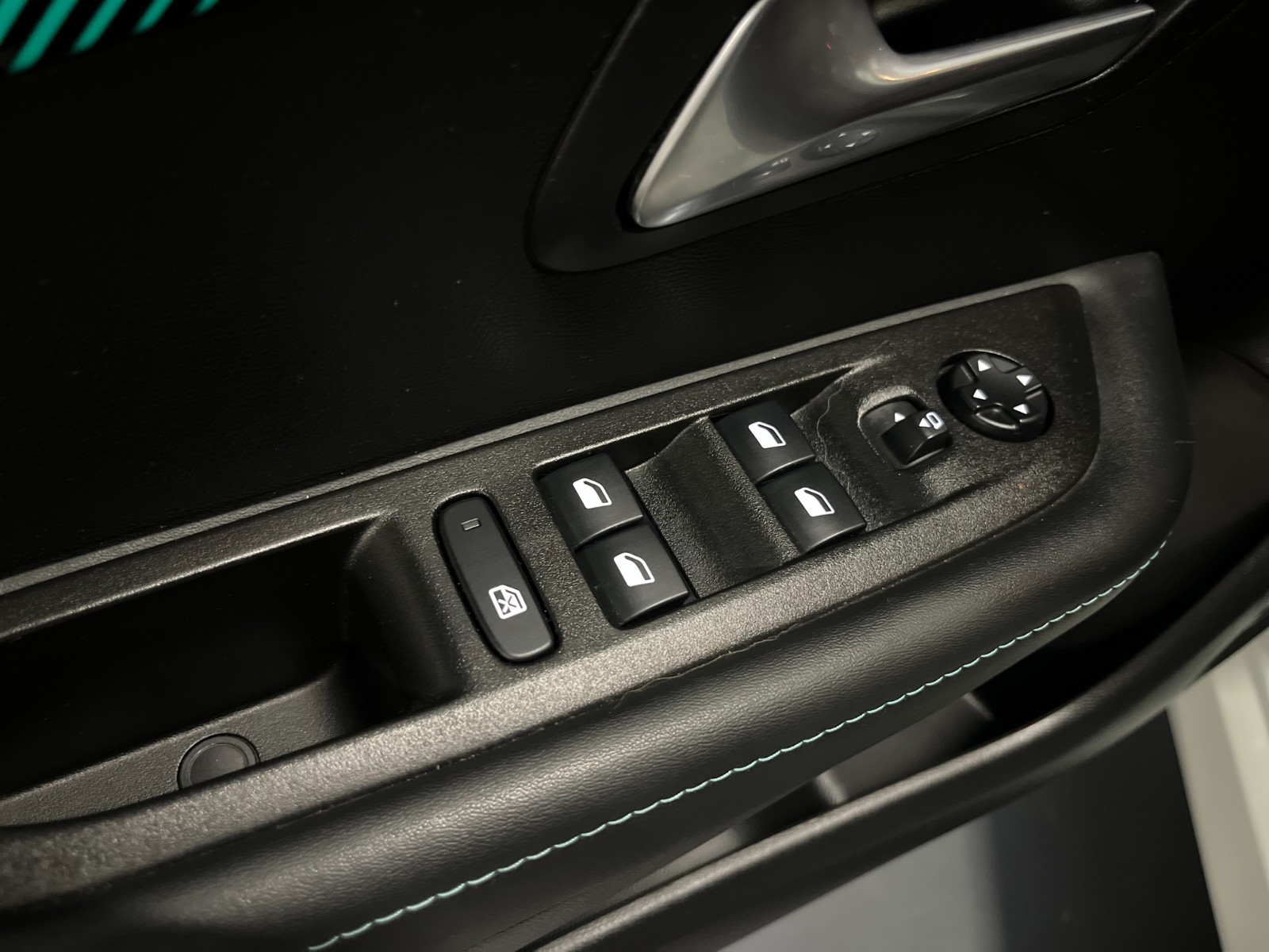 Photo véhicule PEUGEOT 208