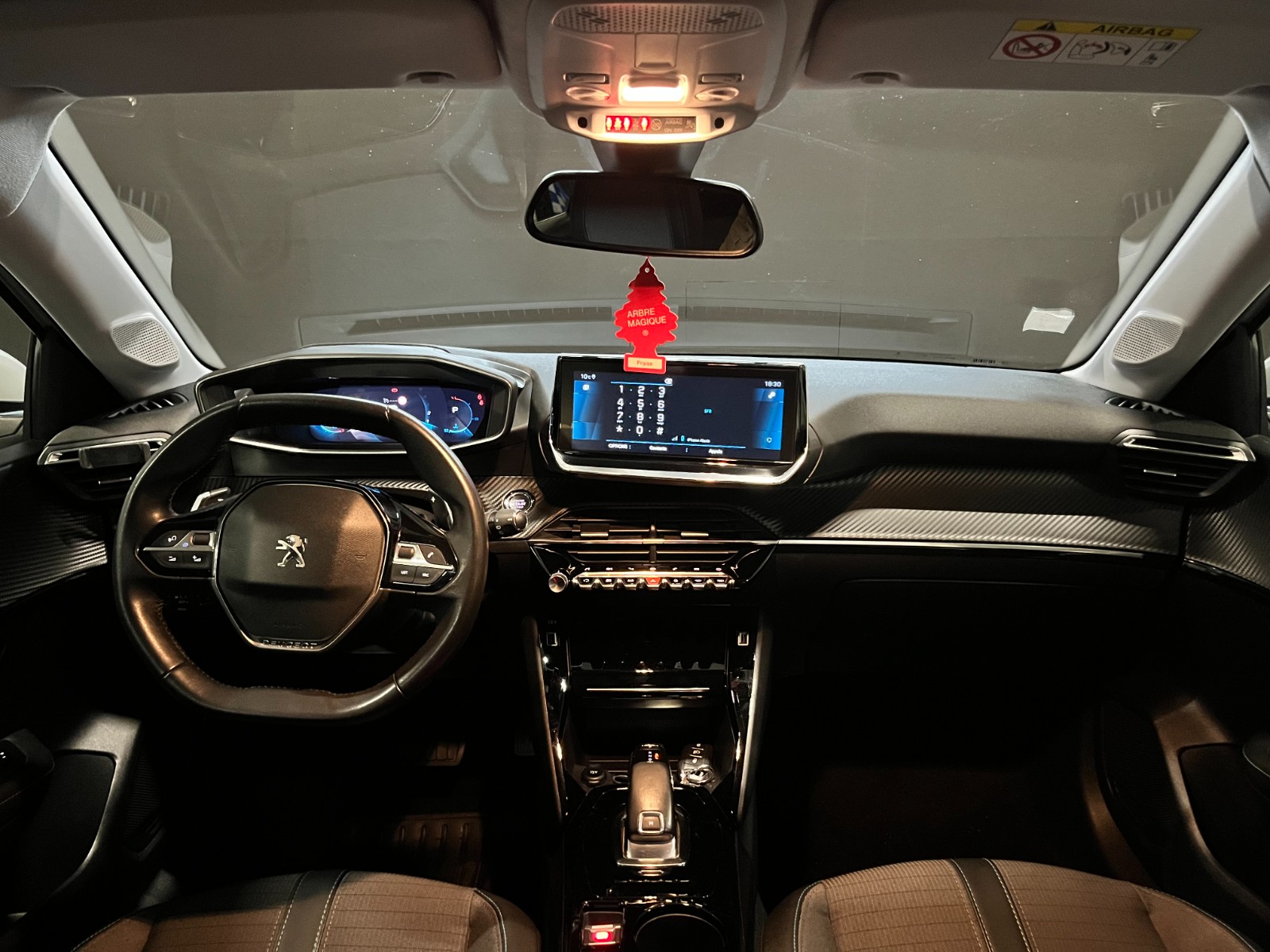 Photo véhicule PEUGEOT 208