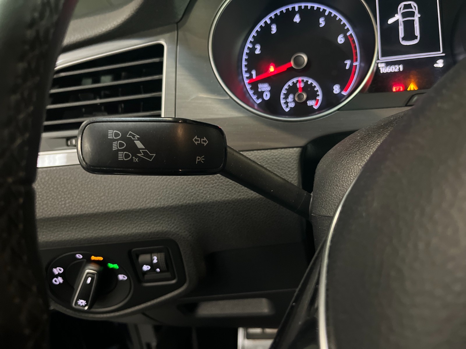 Photo véhicule VOLKSWAGEN GOLF SPORTSVAN