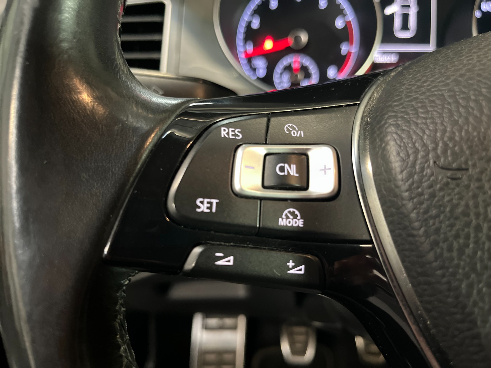 Photo véhicule VOLKSWAGEN GOLF SPORTSVAN