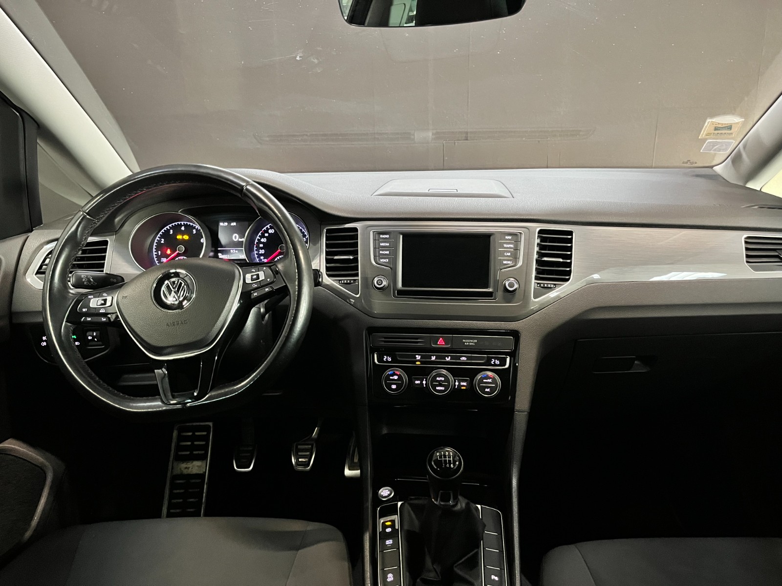 Photo véhicule VOLKSWAGEN GOLF SPORTSVAN