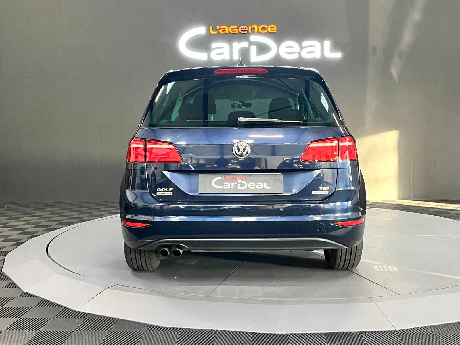 Photo véhicule VOLKSWAGEN GOLF SPORTSVAN