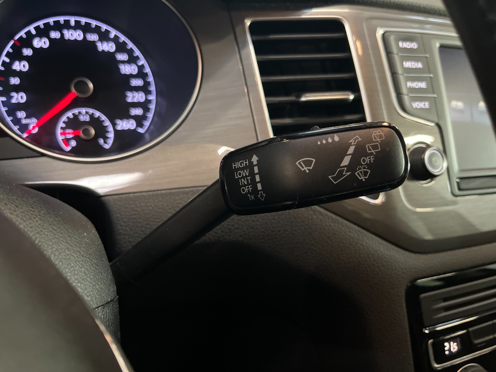 Photo véhicule VOLKSWAGEN GOLF SPORTSVAN