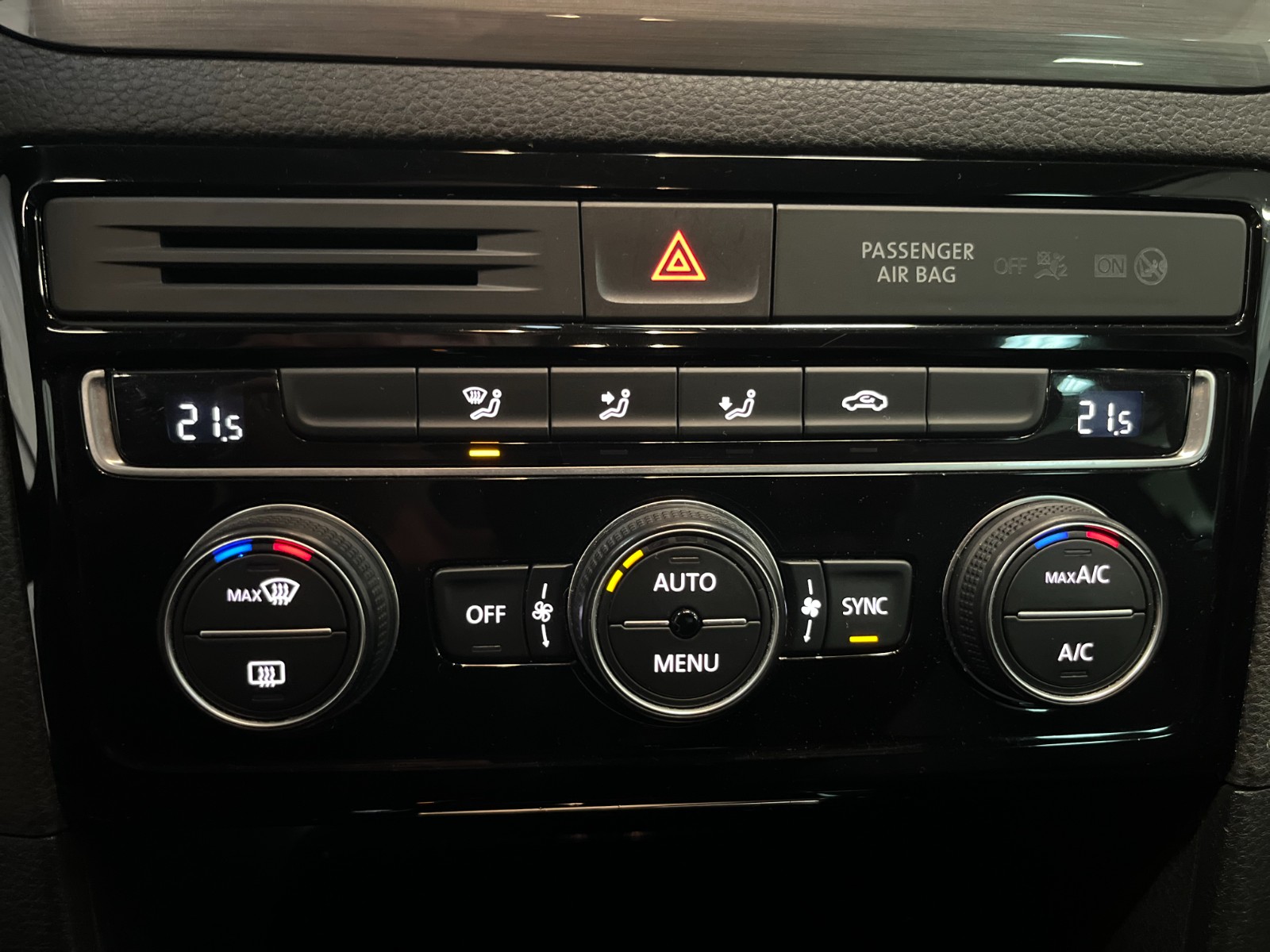 Photo véhicule VOLKSWAGEN GOLF SPORTSVAN