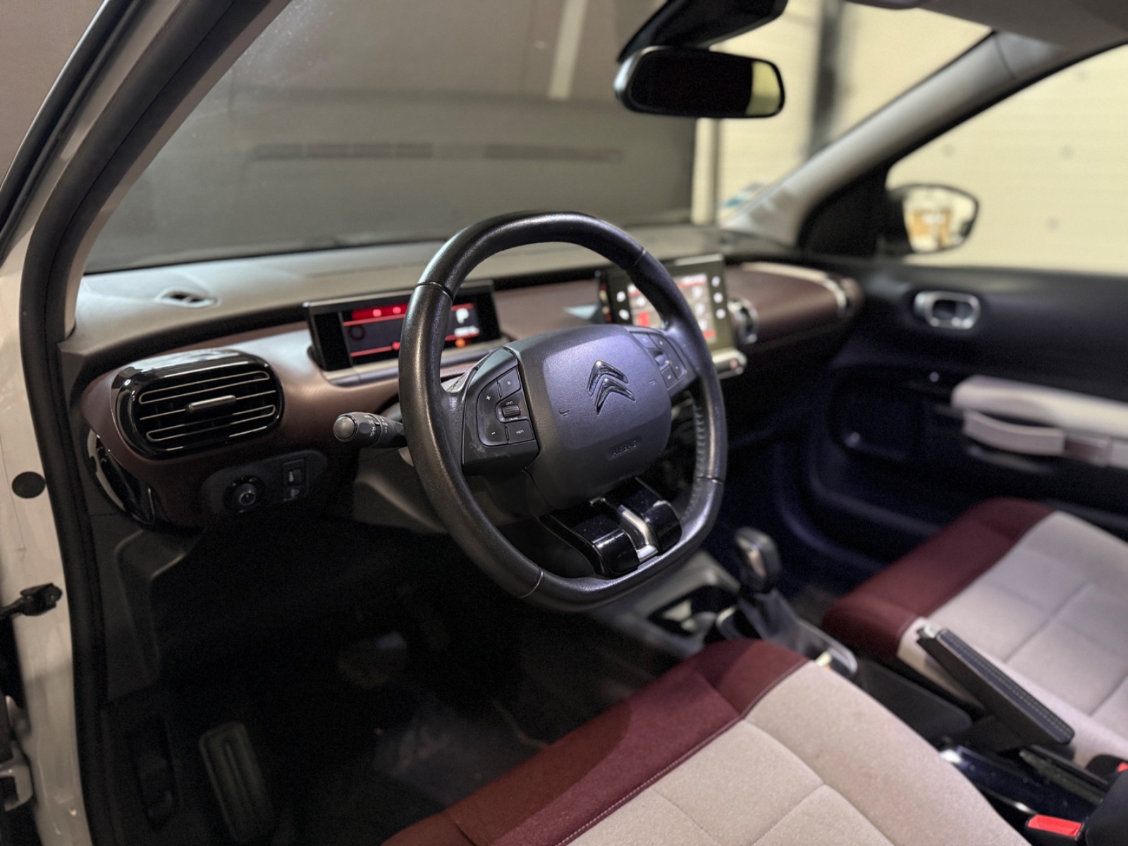 Photo véhicule CITROEN C4 CACTUS