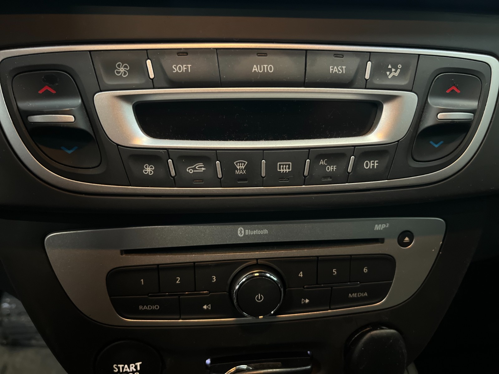 Photo véhicule RENAULT MEGANE III ESTATE