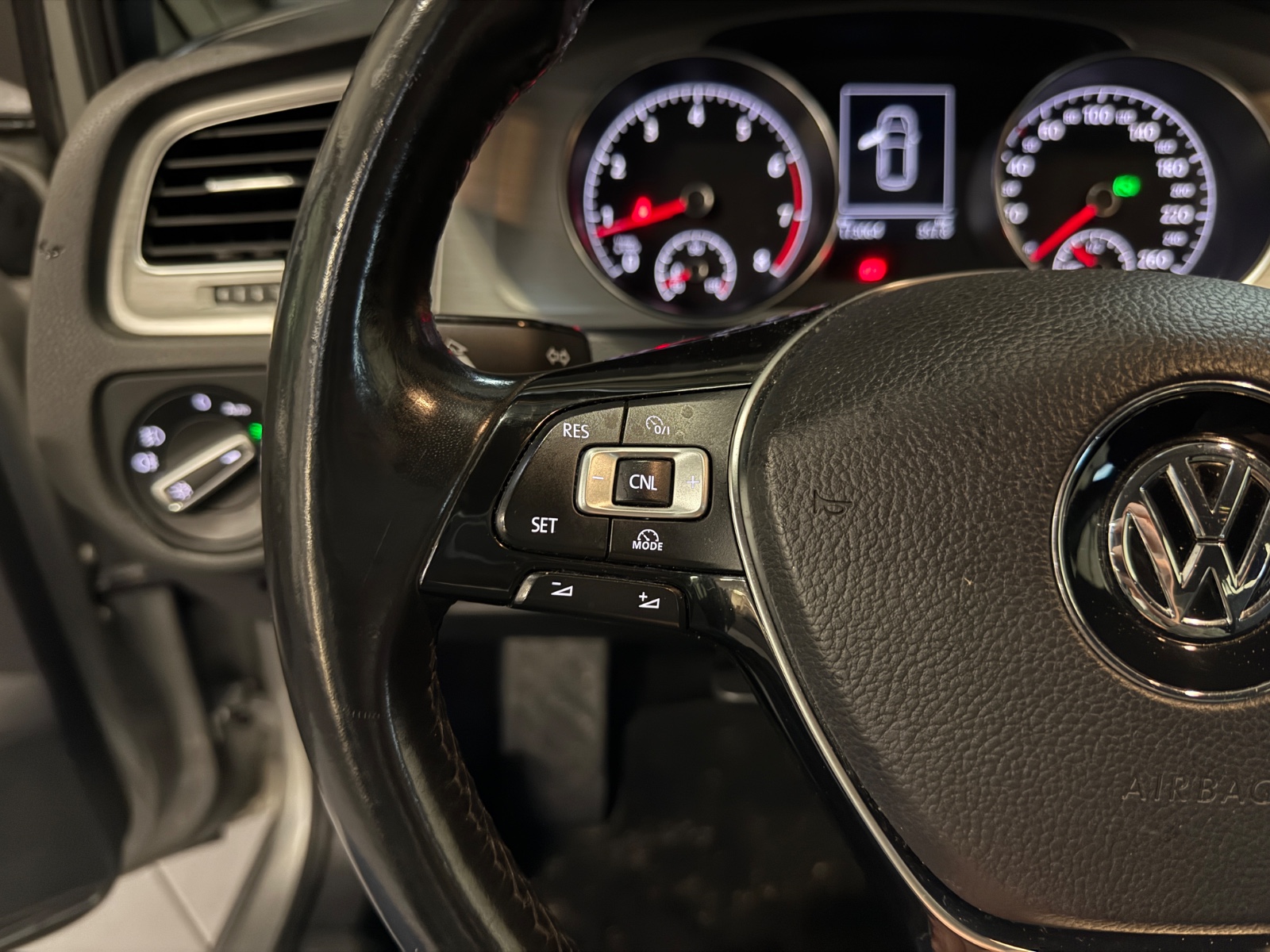 Photo véhicule VOLKSWAGEN GOLF