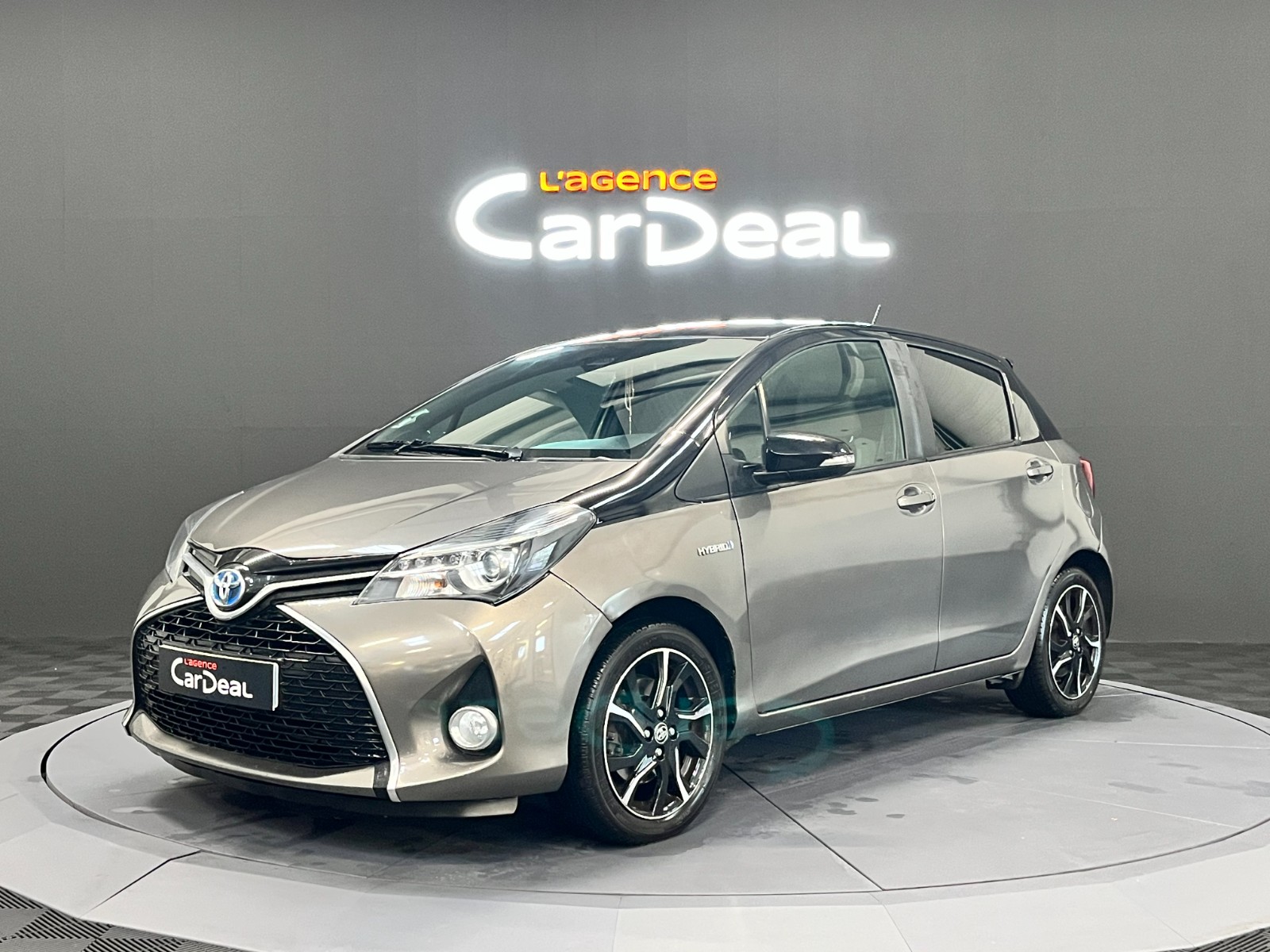 TOYOTA YARIS HYBRIDE MC2 100h Dynamic