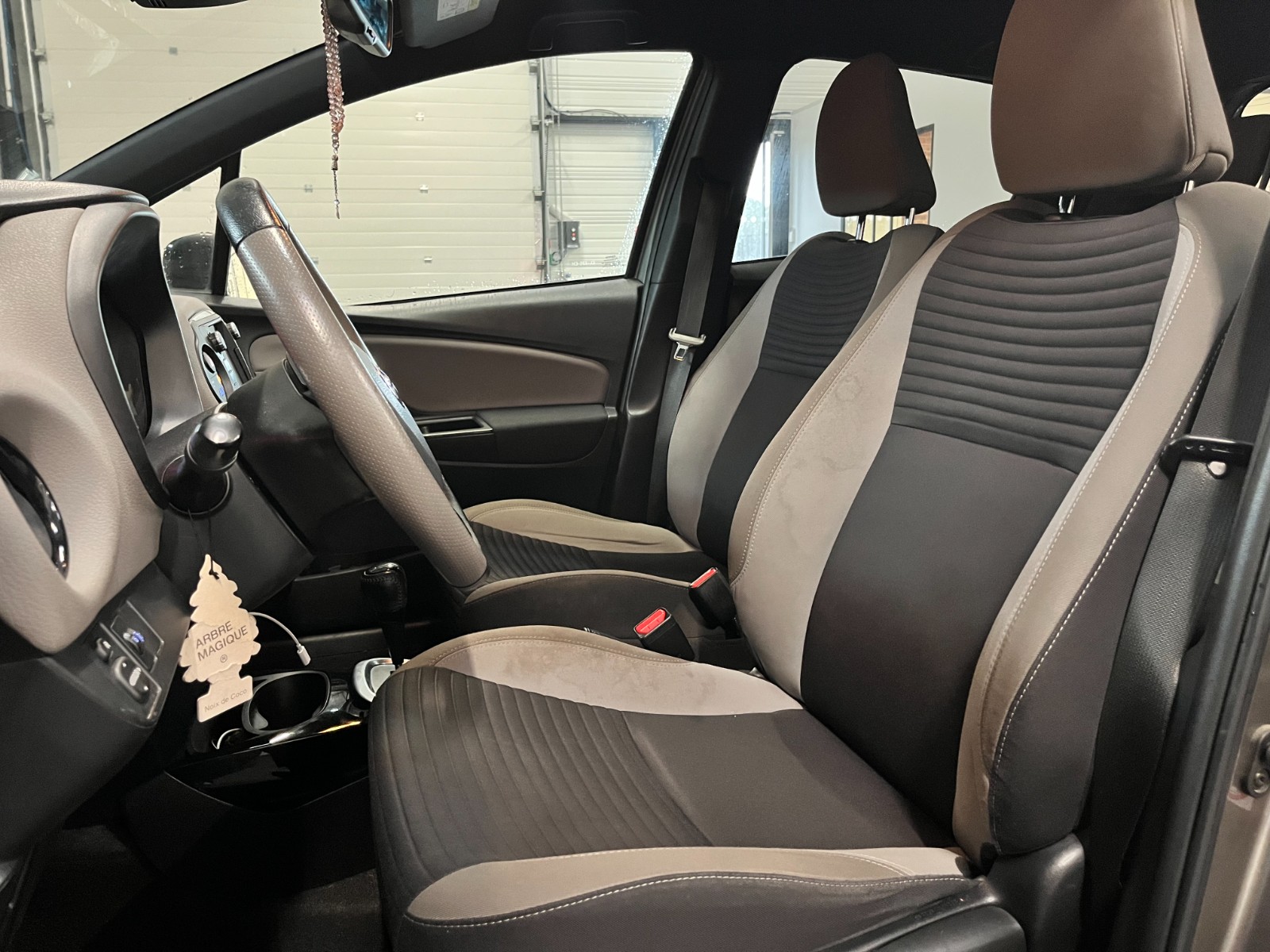 Photo véhicule TOYOTA YARIS MC2