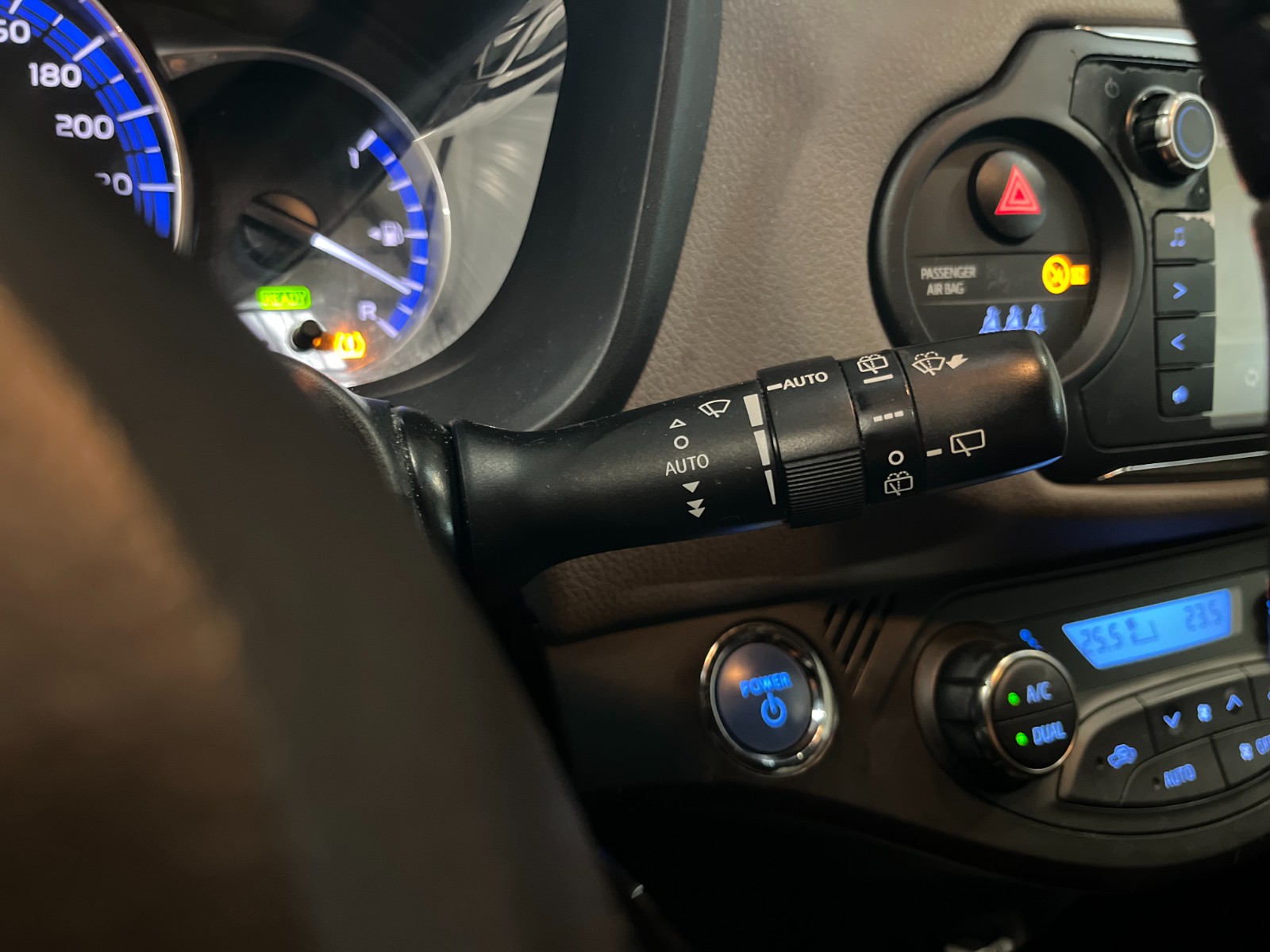 Photo véhicule TOYOTA YARIS MC2