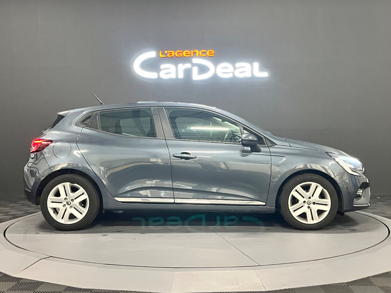 Photo véhicule RENAULT CLIO V