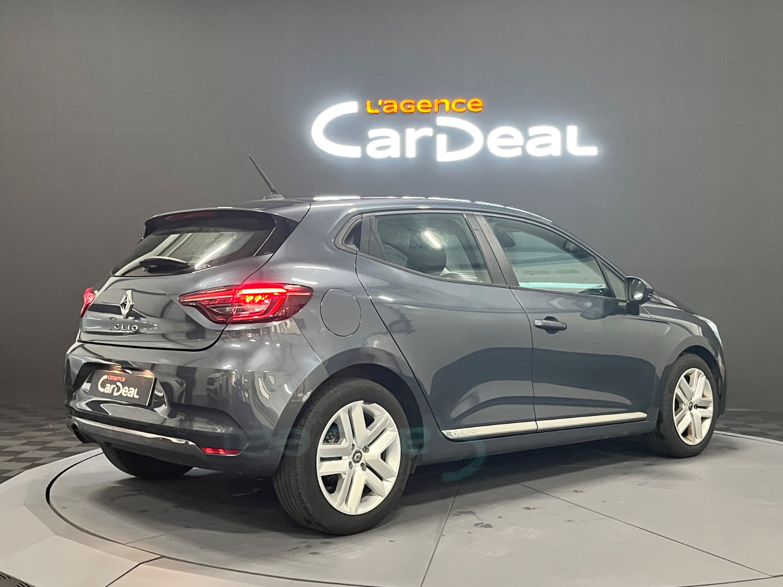 Photo véhicule RENAULT CLIO V