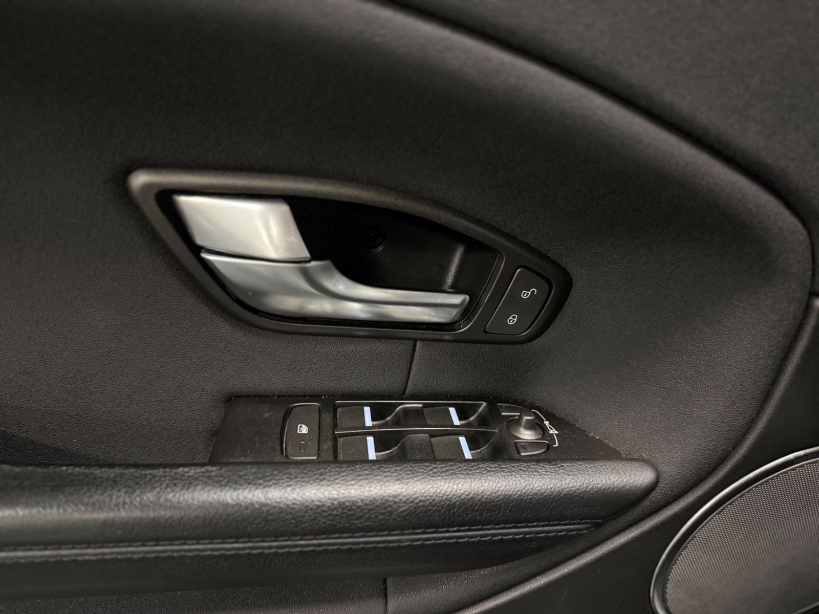 Photo véhicule LAND ROVER RANGE ROVER EVOQUE