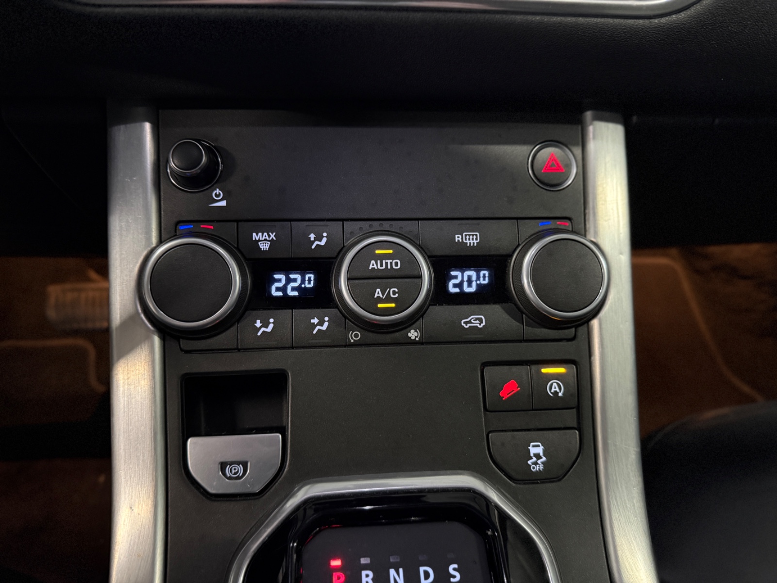 Photo véhicule LAND ROVER RANGE ROVER EVOQUE