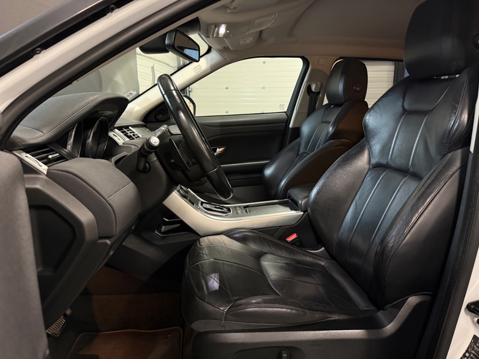 Photo véhicule LAND ROVER RANGE ROVER EVOQUE