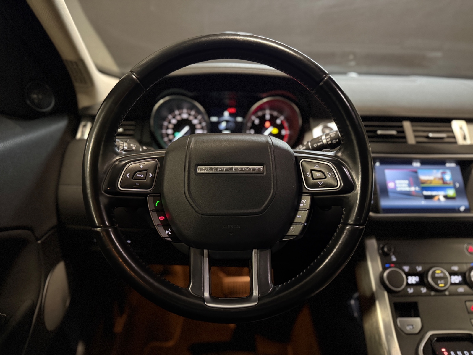 Photo véhicule LAND ROVER RANGE ROVER EVOQUE