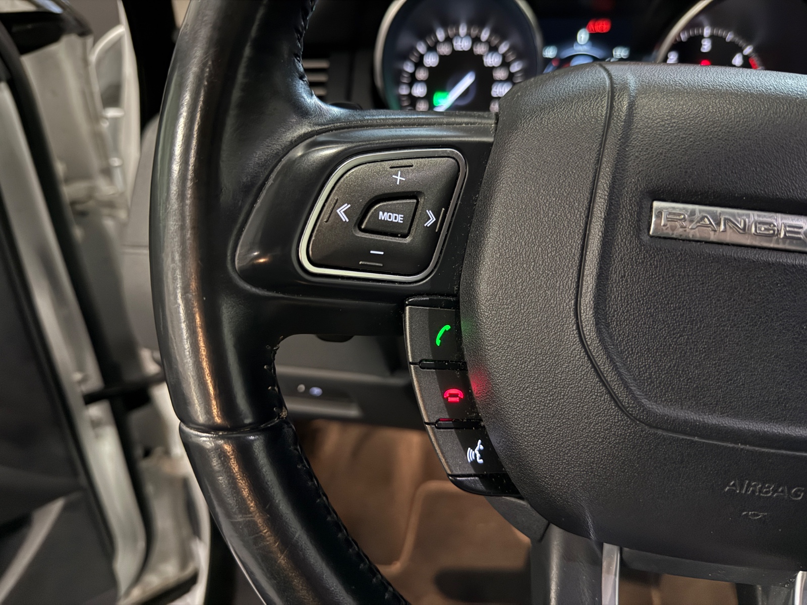 Photo véhicule LAND ROVER RANGE ROVER EVOQUE